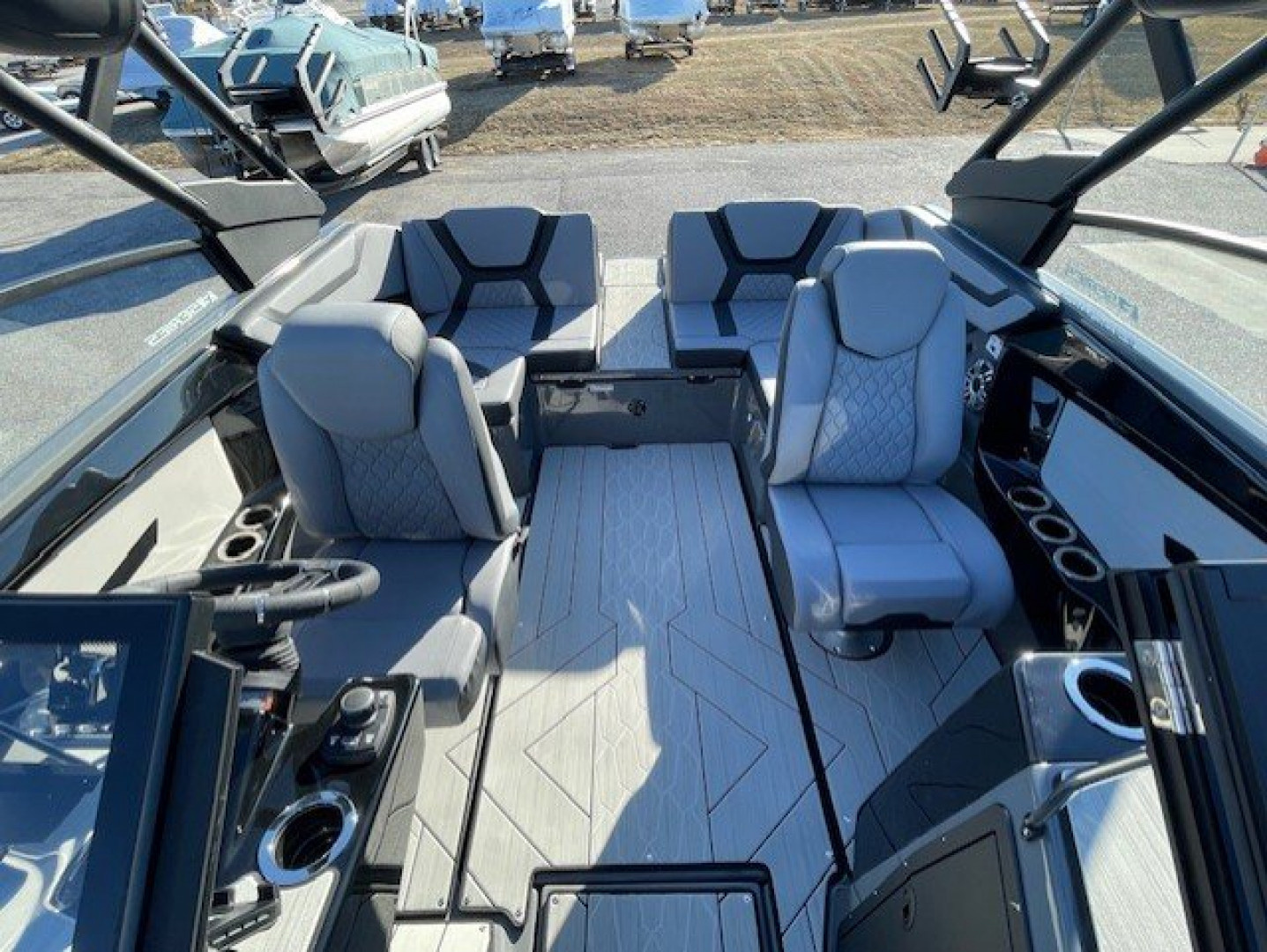New 2025 Yamaha Boats 222 XE Jet Boat