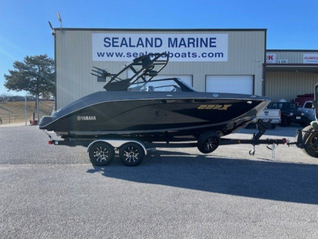 New 2025 Yamaha Boats 222 XE Jet Boat