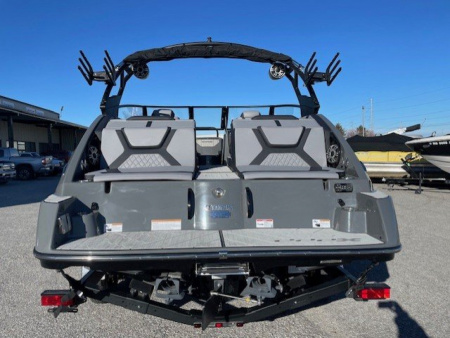 New 2025 Yamaha Boats 222 XE Jet Boat