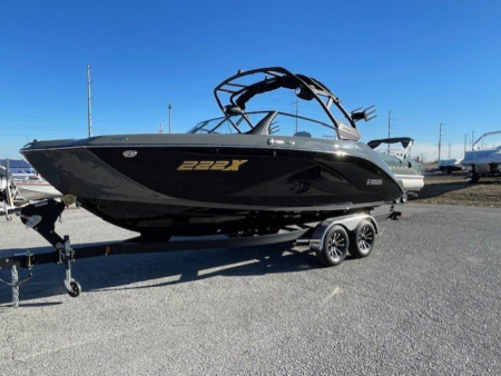 New 2025 Yamaha Boats 222 XE Jet Boat