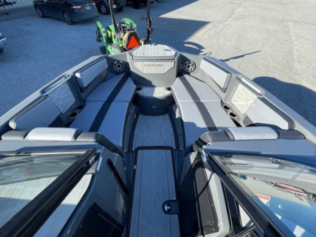 New 2025 Yamaha Boats 222 XE Jet Boat