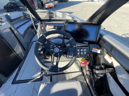 New 2025 Yamaha Boats 222 XE Jet Boat
