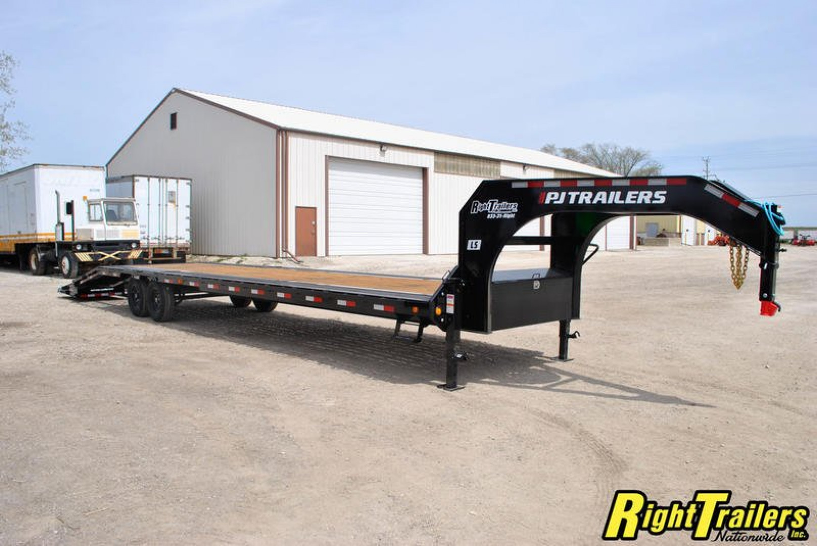 New 2023 8.5x35 PJ Gooseneck Equipment Trailer LS352