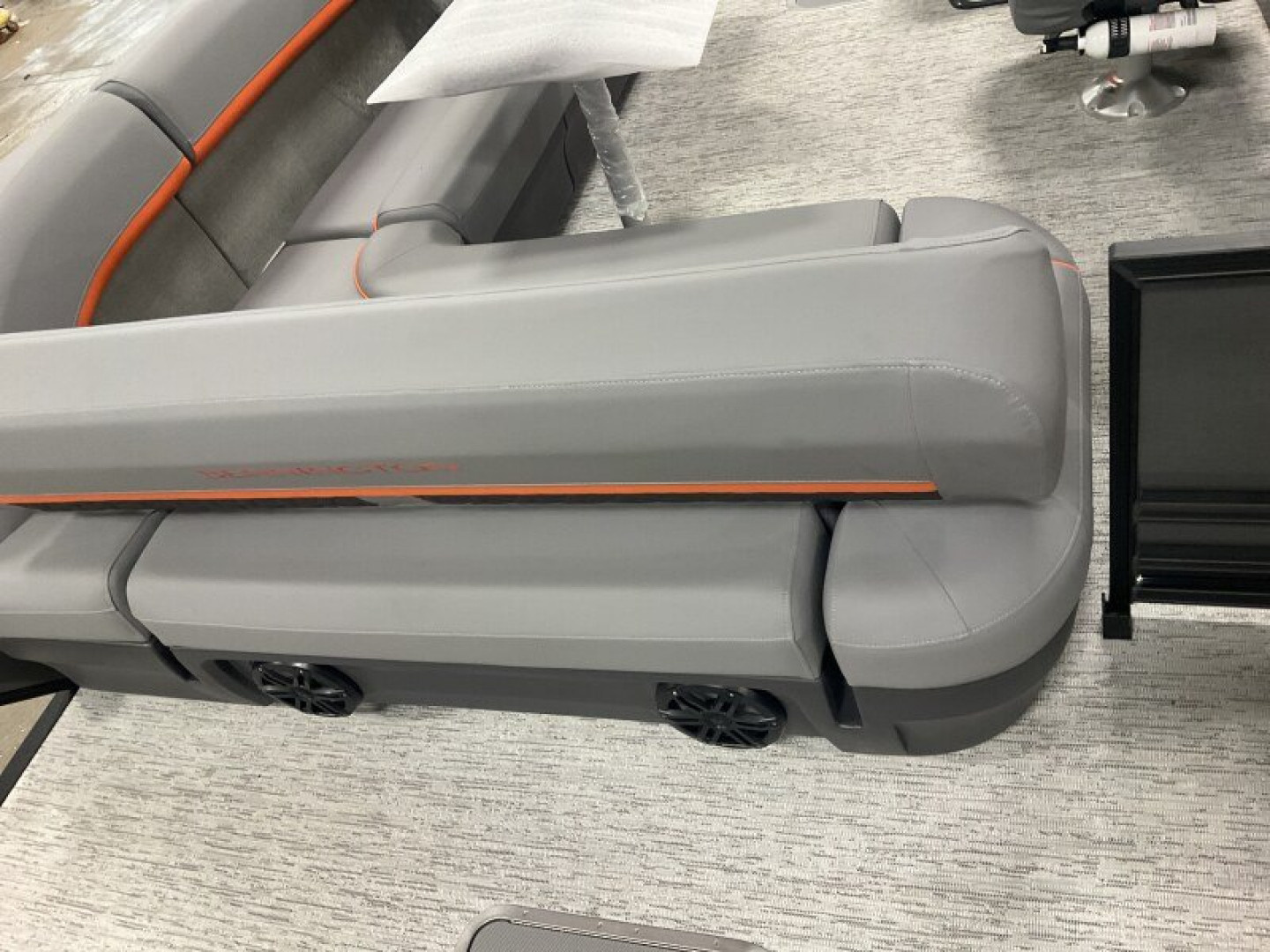 New 2025 Bennington 22' M Series Cruise L Bench Tri-Toon