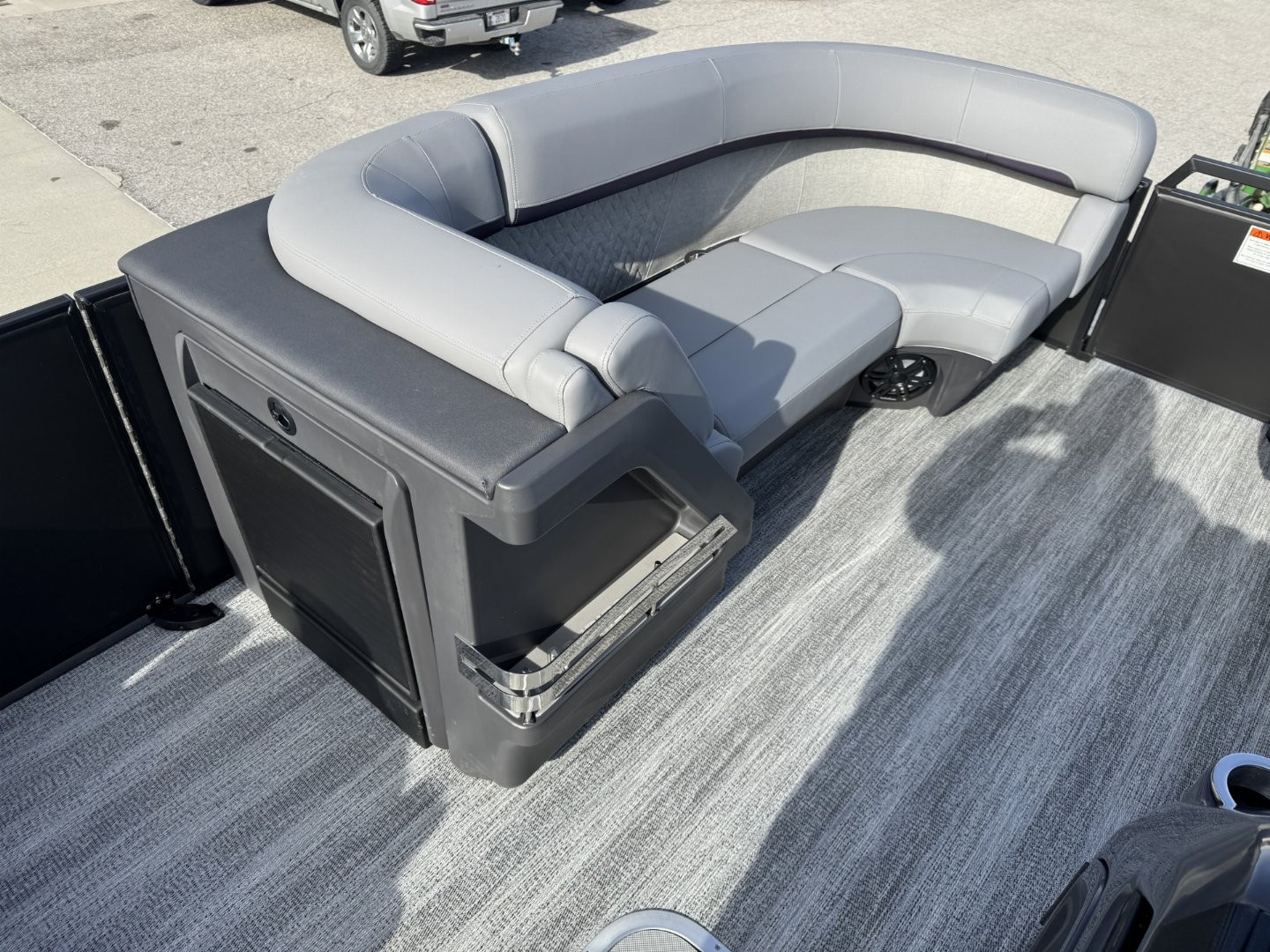 New 2025 Bennington M Series 22 Fastback Pontoon Boat