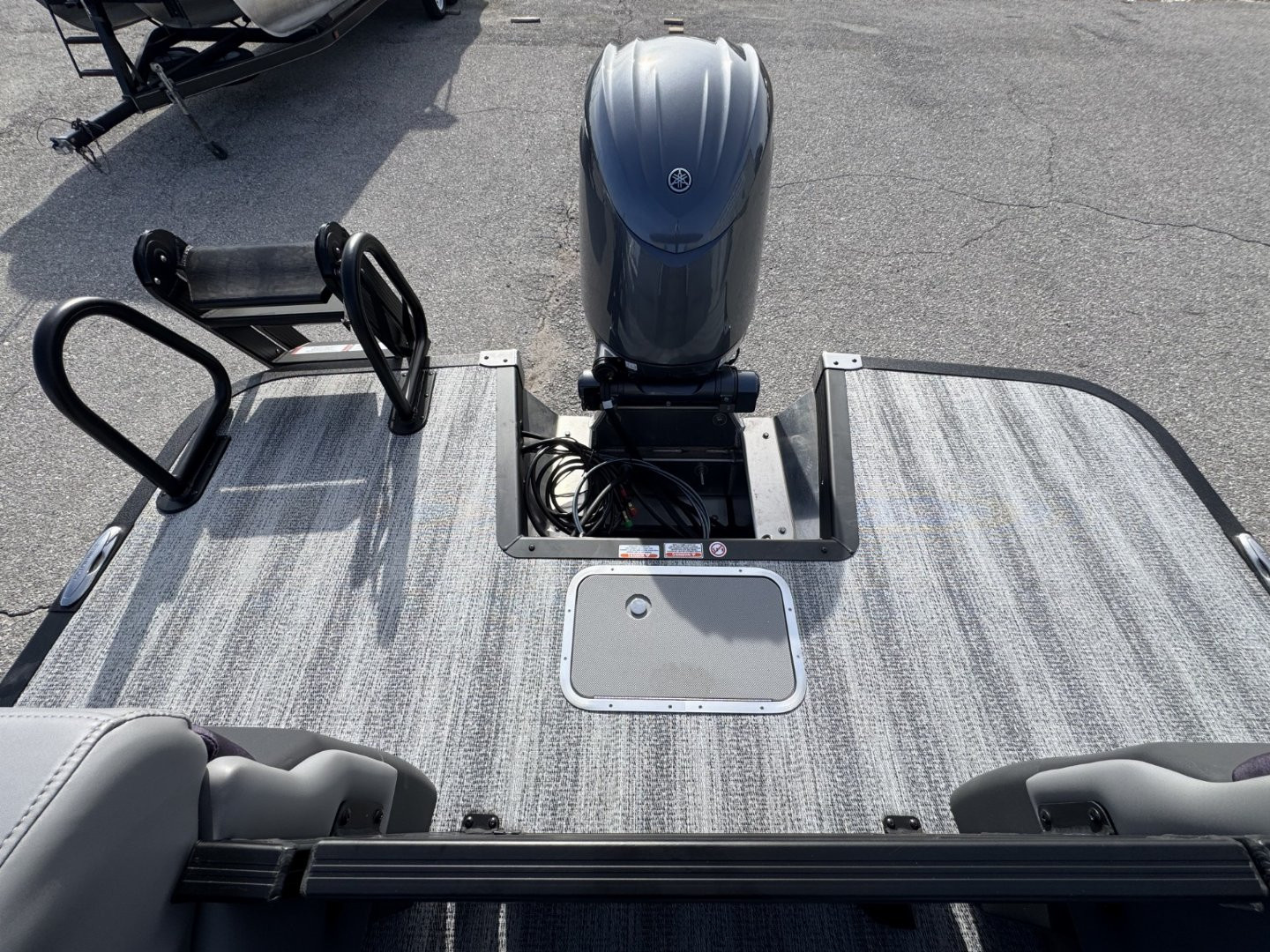 New 2025 Bennington M Series 22 Fastback Pontoon Boat