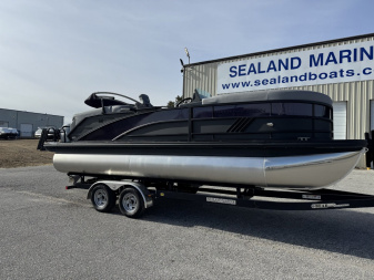 New 2025 Bennington M Series 22 Fastback Pontoon Boat