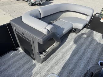 New 2025 Bennington M Series 22 Fastback Pontoon Boat