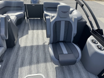 New 2025 Bennington M Series 22 Fastback Pontoon Boat