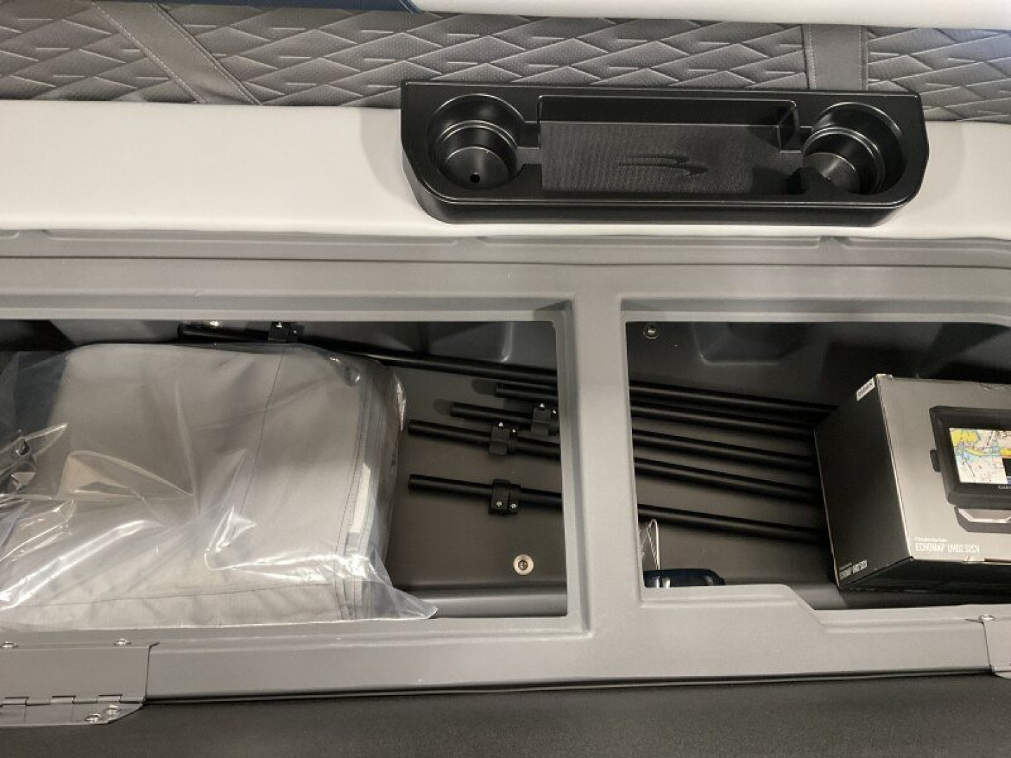 New 2025 BENNINGTON 23 S SWINGBACK TRITOON Pontoon Boat