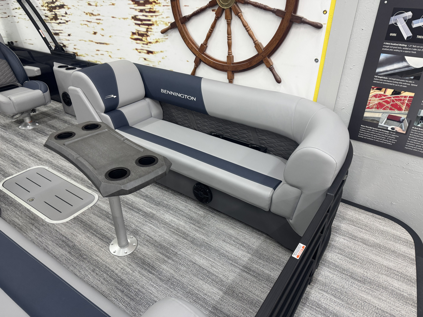 New 2025 BENNINGTON 23 S SWINGBACK TRITOON Pontoon Boat