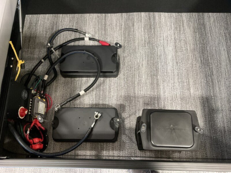 New 2025 BENNINGTON 23 S SWINGBACK TRITOON Pontoon Boat