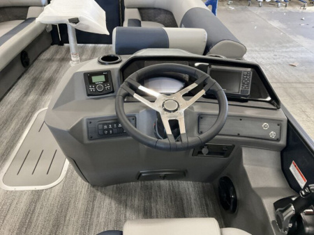 New 2025 BENNINGTON 23 S SWINGBACK TRITOON Pontoon Boat