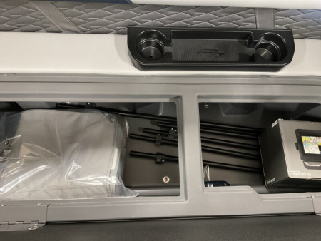 New 2025 BENNINGTON 23 S SWINGBACK TRITOON Pontoon Boat