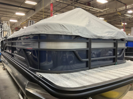 New 2025 BENNINGTON 23 S SWINGBACK TRITOON Pontoon Boat