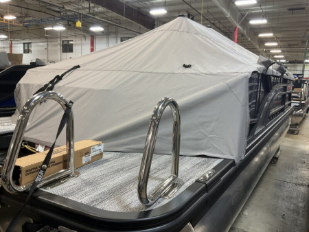 New 2025 BENNINGTON 23 S SWINGBACK TRITOON Pontoon Boat