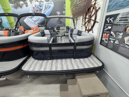 New 2025 BENNINGTON 23 S SWINGBACK TRITOON Pontoon Boat