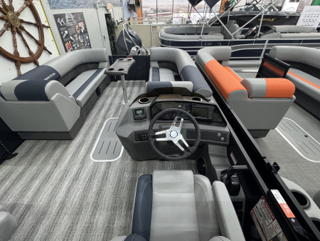 New 2025 BENNINGTON 23 S SWINGBACK TRITOON Pontoon Boat