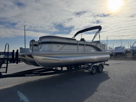 New 2025 BENNINGTON 22 S SWINGBACK TRITOON Pontoon Boat