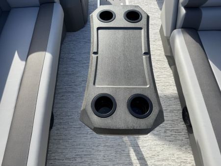 New 2025 BENNINGTON 22 S SWINGBACK TRITOON Pontoon Boat