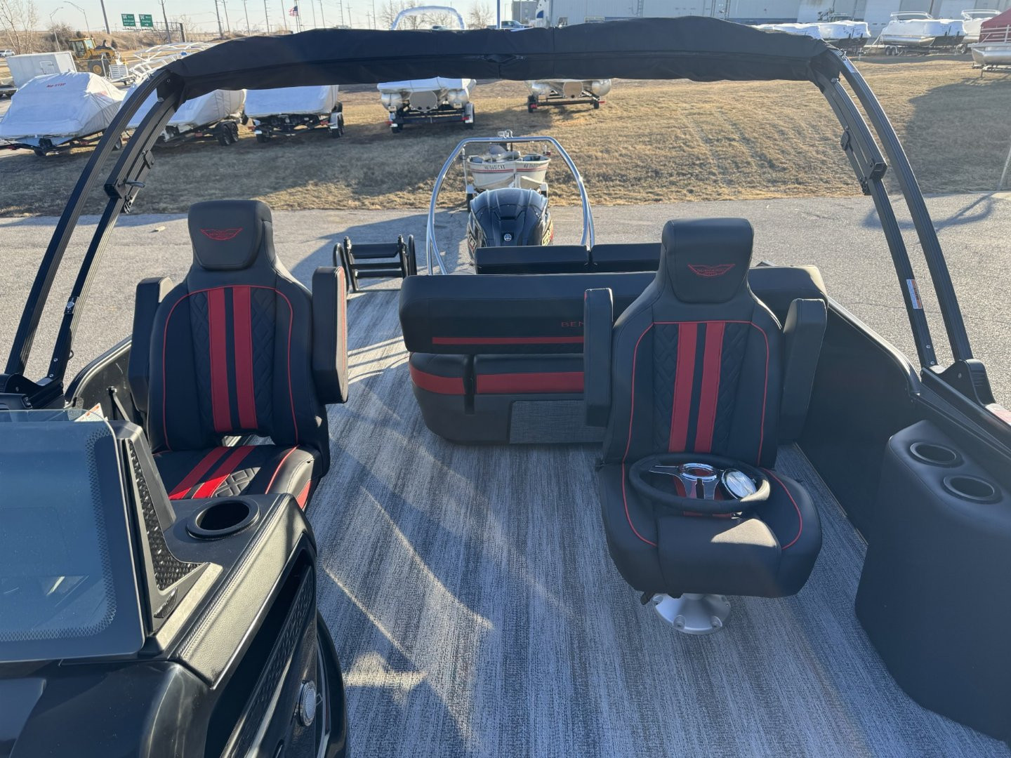New 2025 Bennington 24 M Series Swingback Tri-Toon