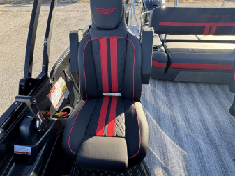 New 2025 Bennington 24 M Series Swingback Tri-Toon