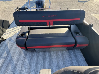 New 2025 Bennington 24 M Series Swingback Tri-Toon