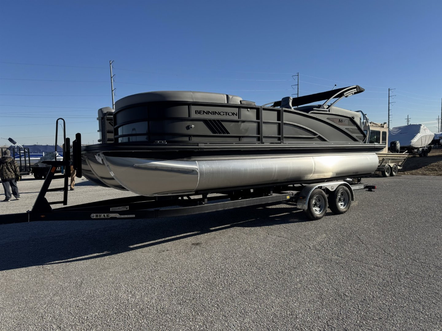 New 2025 Bennington 22 M Series Fast Back Tri-Toon