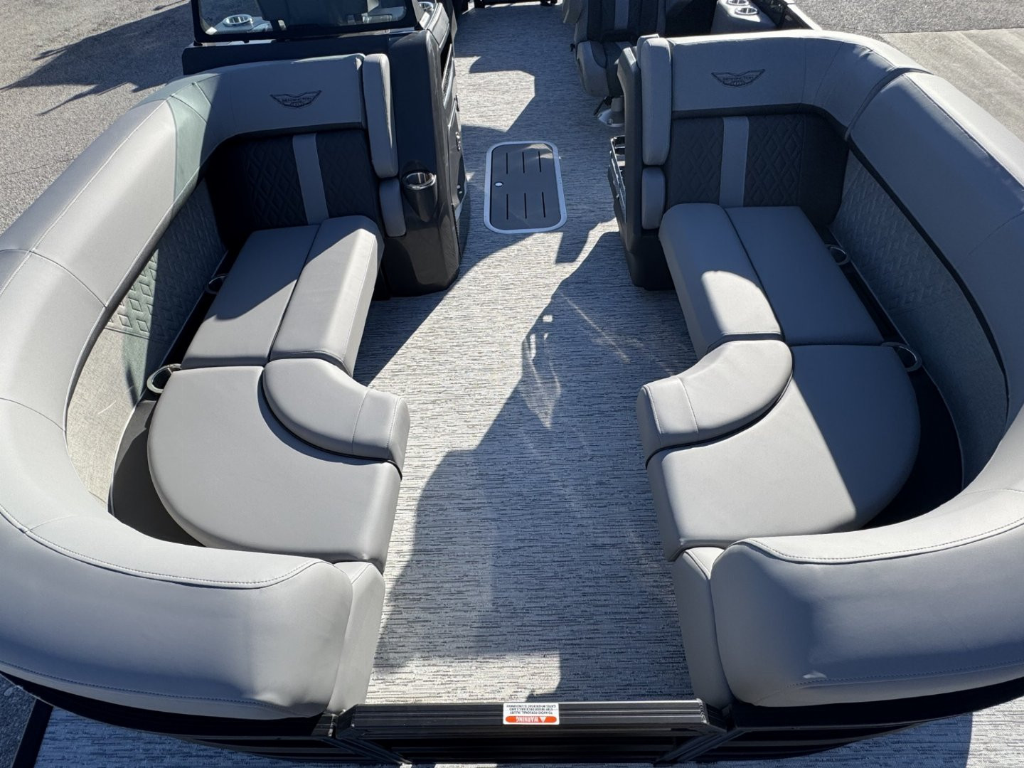 New 2025 Bennington 22 M Series Fast Back Tri-Toon