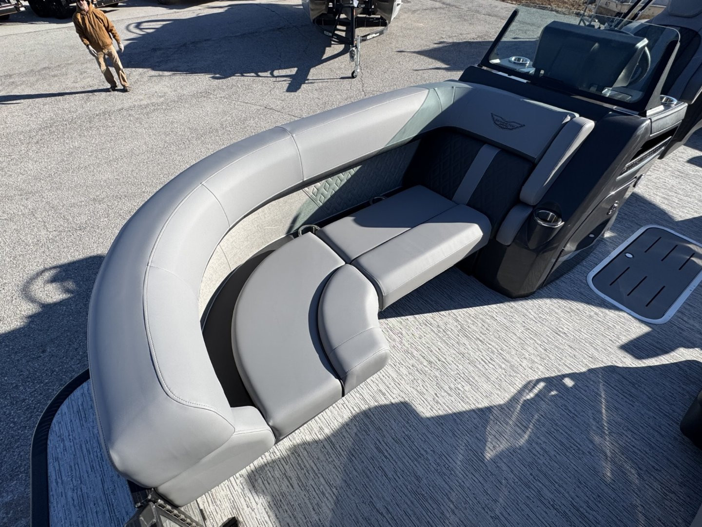 New 2025 Bennington 22 M Series Fast Back Tri-Toon