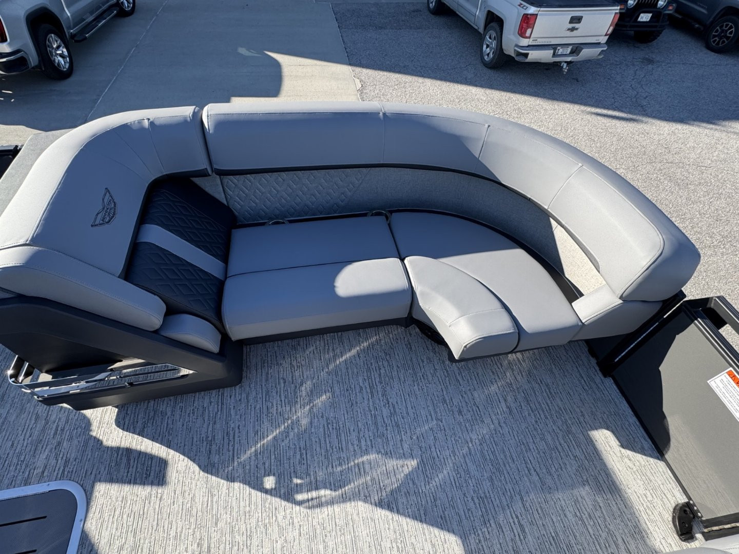 New 2025 Bennington 22 M Series Fast Back Tri-Toon