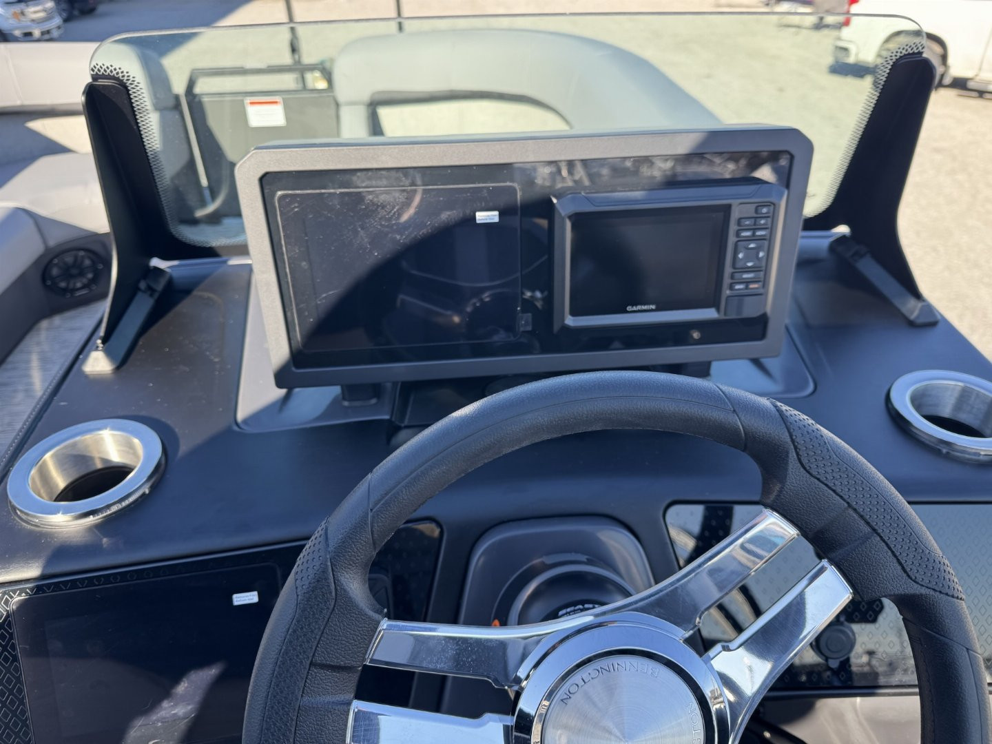 New 2025 Bennington 22 M Series Fast Back Tri-Toon