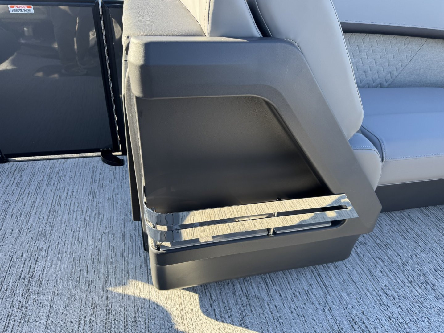 New 2025 Bennington 22 M Series Fast Back Tri-Toon