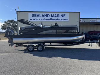 New 2025 Bennington 22 M Series Fast Back Tri-Toon