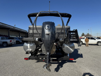 New 2025 Bennington 22 M Series Fast Back Tri-Toon