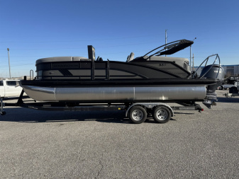 New 2025 Bennington 22 M Series Fast Back Tri-Toon