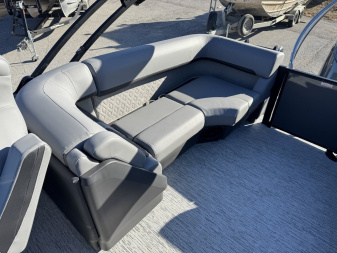 New 2025 Bennington 22 M Series Fast Back Tri-Toon