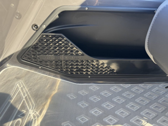 New 2025 Bennington 22 M Series Fast Back Tri-Toon