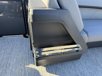 New 2025 Bennington 22 M Series Fast Back Tri-Toon