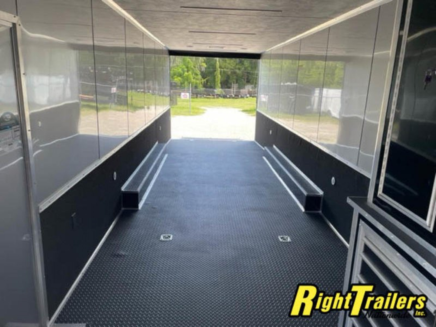 New 2023 8.5x34 Cargo Mate Race Trailer GAEL8.534TTA4