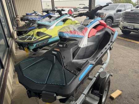 New 2025 Yamaha WaveRunner Jetblaster DLX 3-Up PWC (Personal Watercraft)