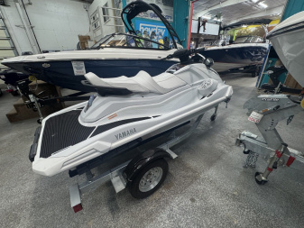 New 2025 Yamaha WaveRunner FX Cruiser SVHO® PWC (Personal Watercraft)