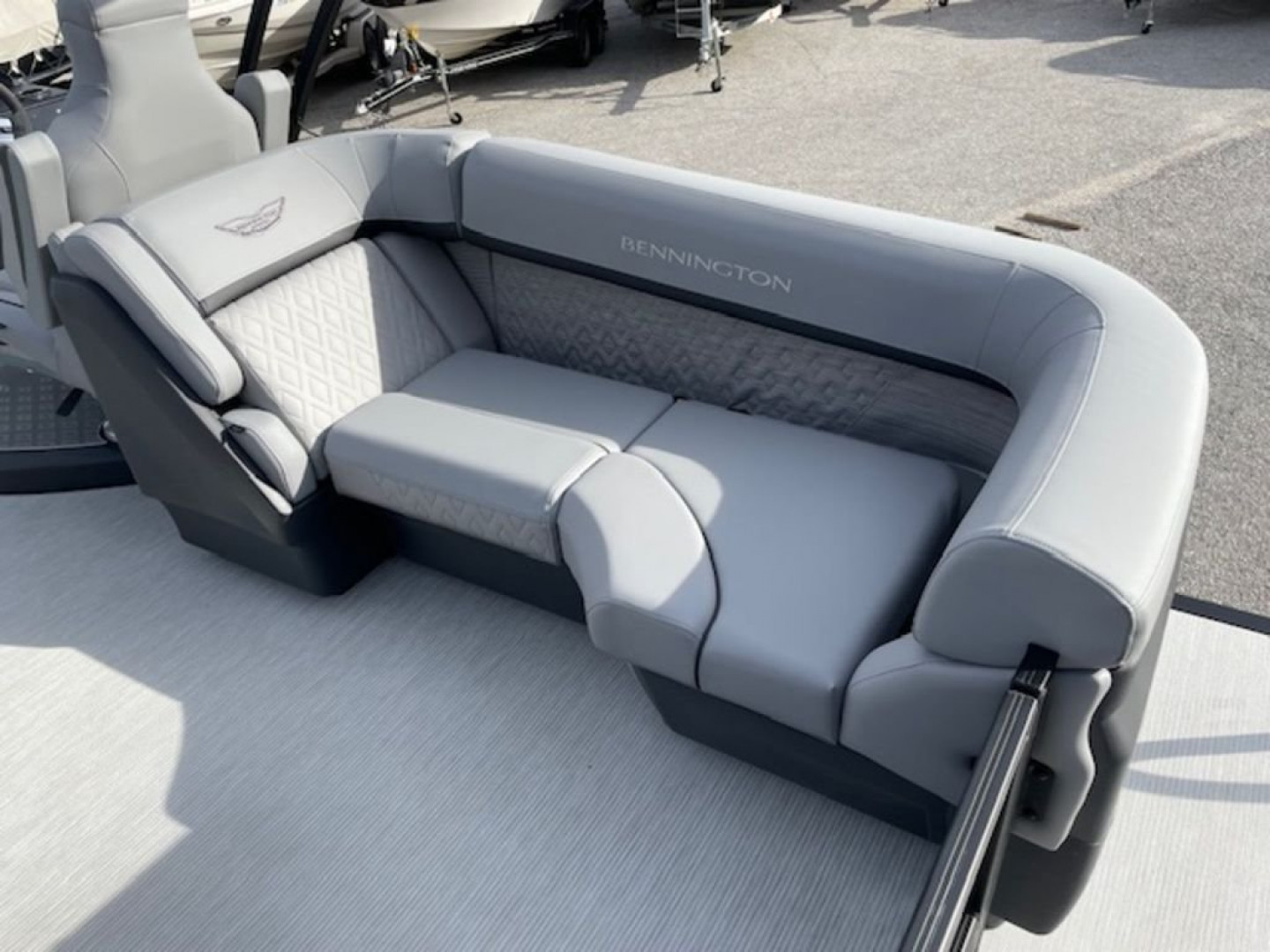 New 2025 Bennington 24 MFB Tritoon