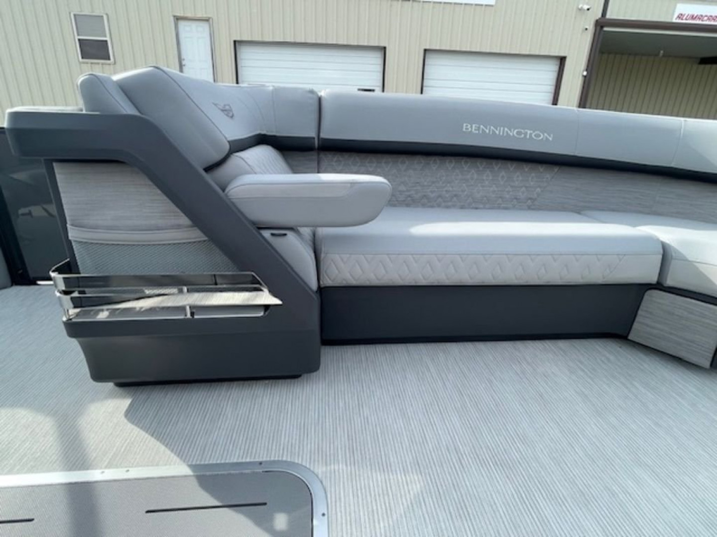 New 2025 Bennington 24 MFB Tritoon