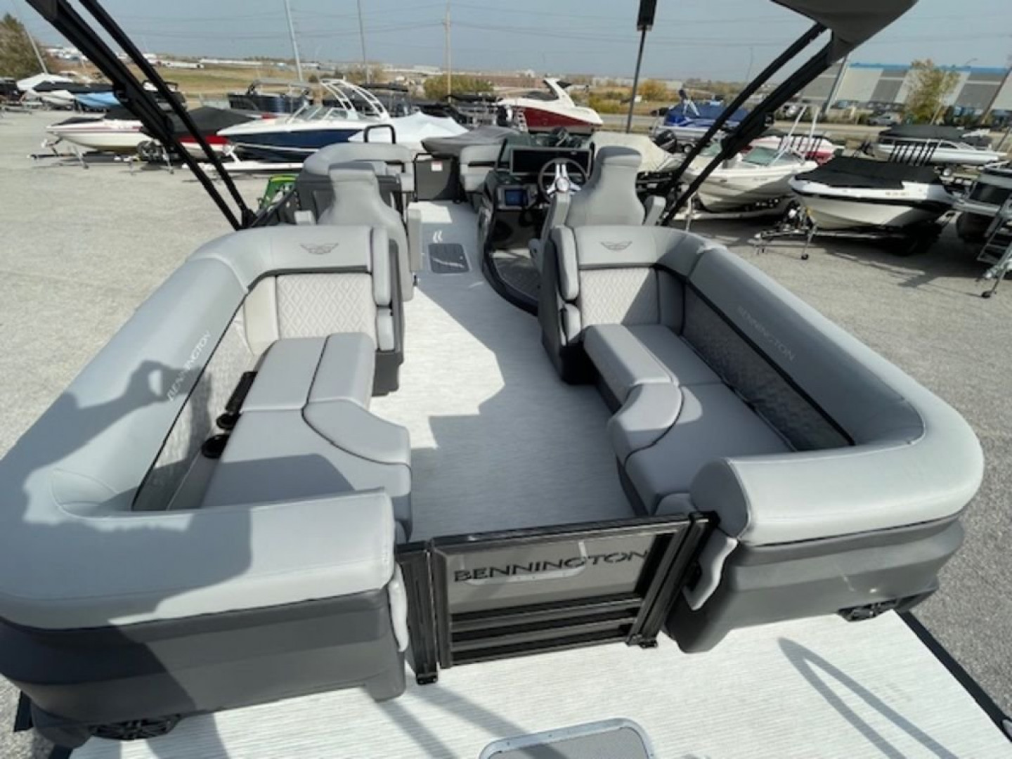 New 2025 Bennington 24 MFB Tritoon