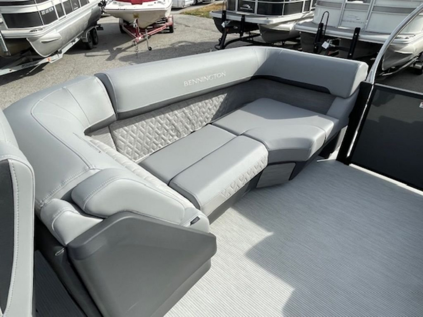 New 2025 Bennington 24 MFB Tritoon