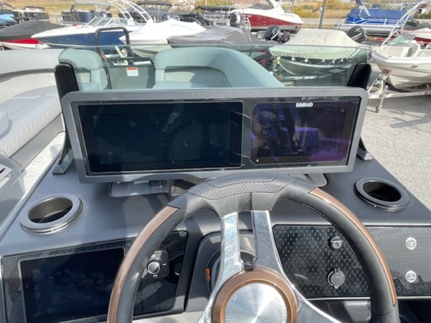 New 2025 Bennington 24 MFB Tritoon