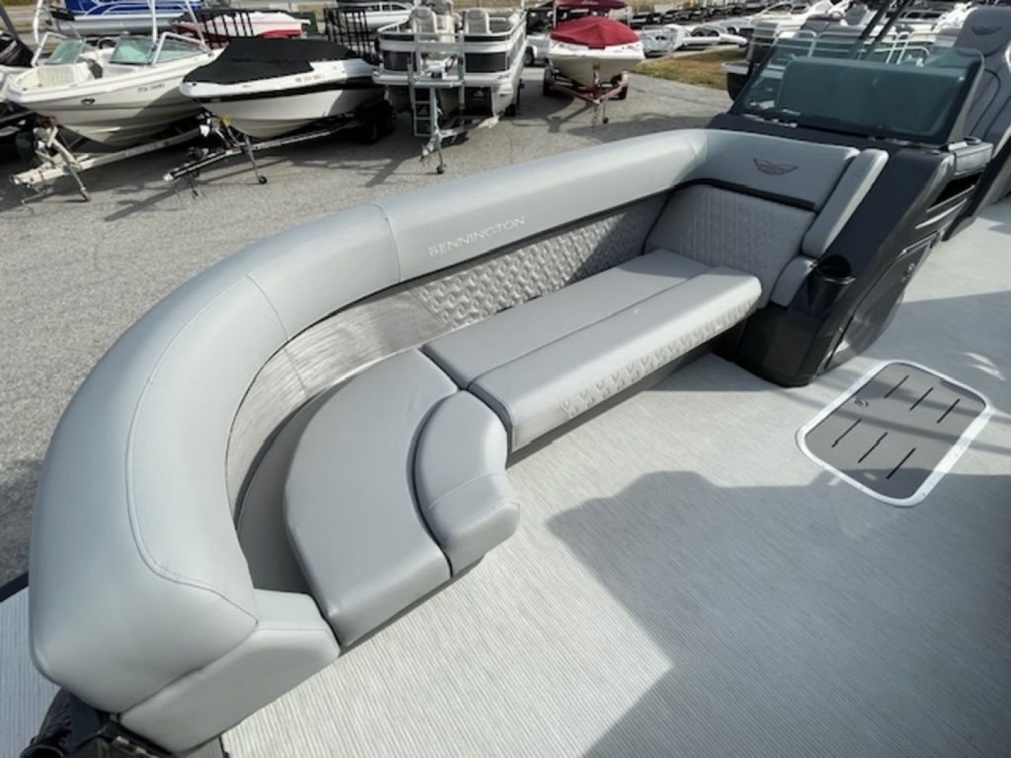 New 2025 Bennington 24 MFB Tritoon