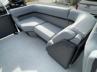 New 2025 Bennington 24 MFB Tritoon