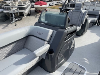 New 2025 Bennington 24 MFB Tritoon